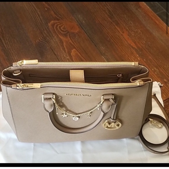 Michael Kors Large Sutton Bag Tan/Taupe - Picture 3 of 6